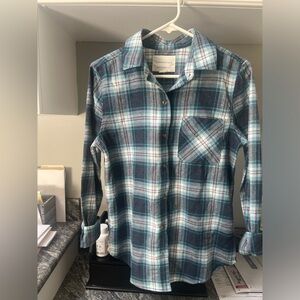 Brand new never worn women’s Aeropostale boyfriend fit shirt